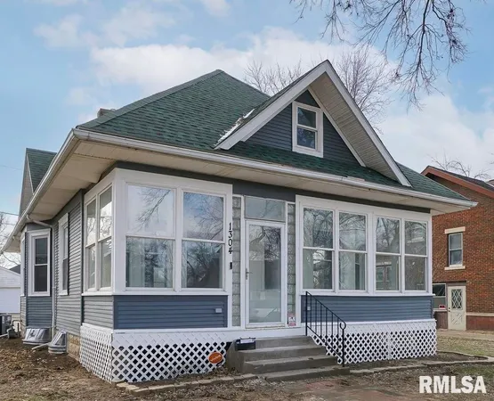 $170,000 | 1304 Royal Avenue, Pekin, IL 61554