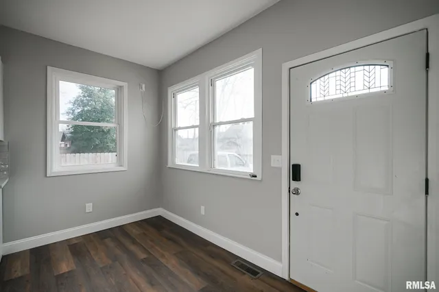 $169,900 | 1304 Royal Avenue, Pekin, IL 61554