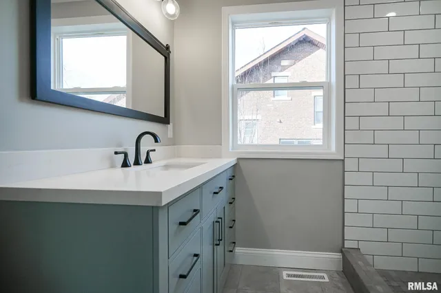 $169,900 | 1304 Royal Avenue, Pekin, IL 61554