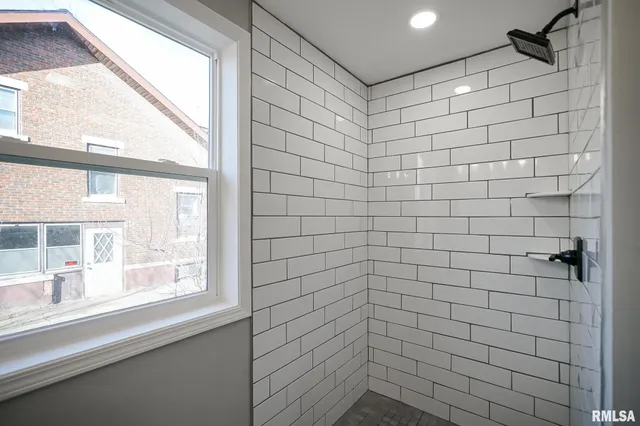 $169,900 | 1304 Royal Avenue, Pekin, IL 61554