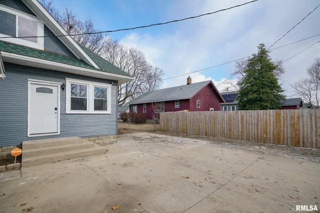 $169,900 | 1304 Royal Avenue, Pekin, IL 61554