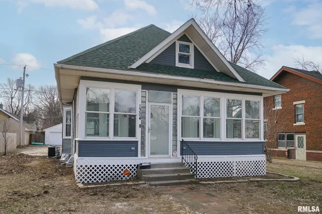 $169,900 | 1304 Royal Avenue, Pekin, IL 61554