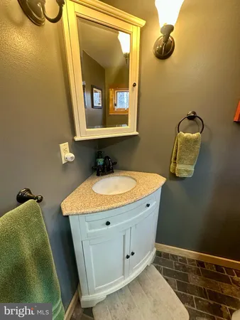 $359,000 | 552 Black Oak Lane, Oakland, MD 21550