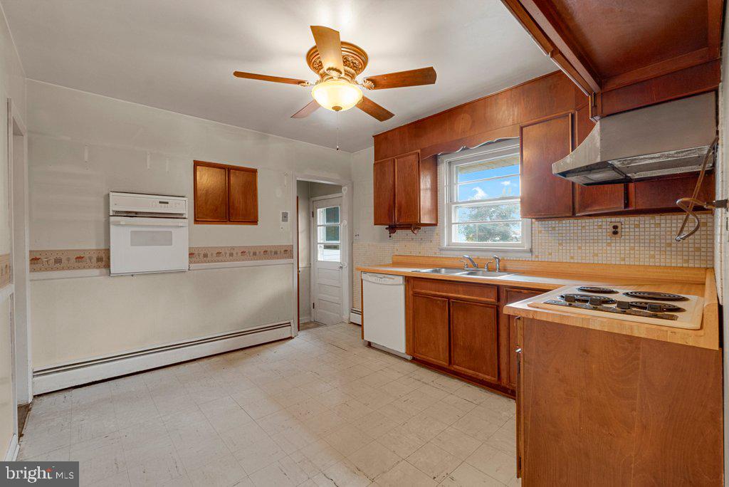 2902 Ashwood Road Fallston, MD 21047 - Photo 12 of 44