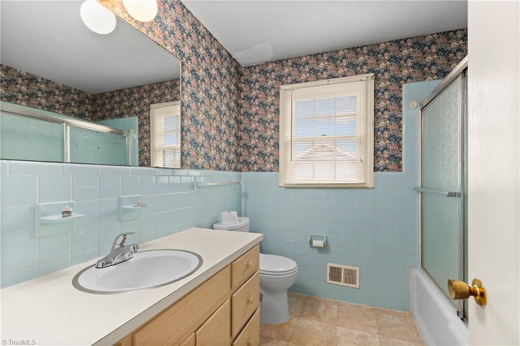 1603 7 Oaks Place High Point, NC 27265 - Photo 21 of 36