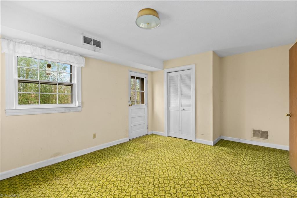 1603 7 Oaks Place High Point, NC 27265 - Photo 27 of 36