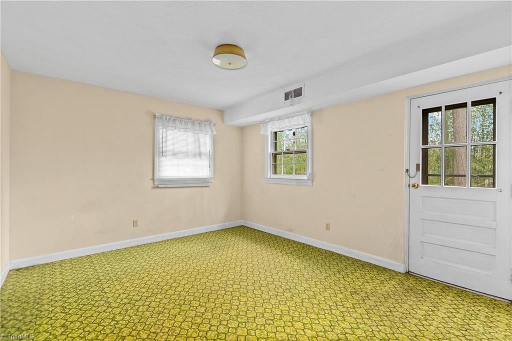 1603 7 Oaks Place High Point, NC 27265 - Photo 28 of 36