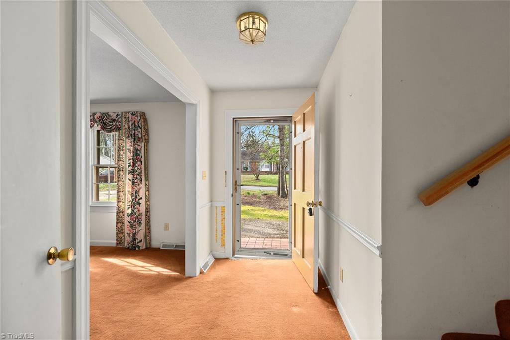 1603 7 Oaks Place High Point, NC 27265 - Photo 5 of 36