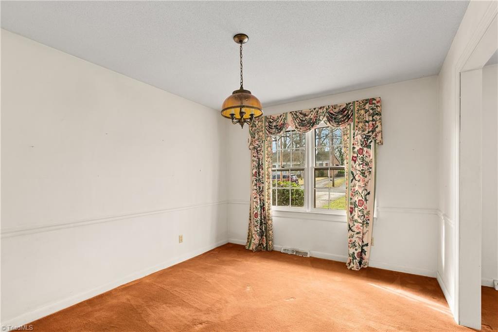 1603 7 Oaks Place High Point, NC 27265 - Photo 8 of 36