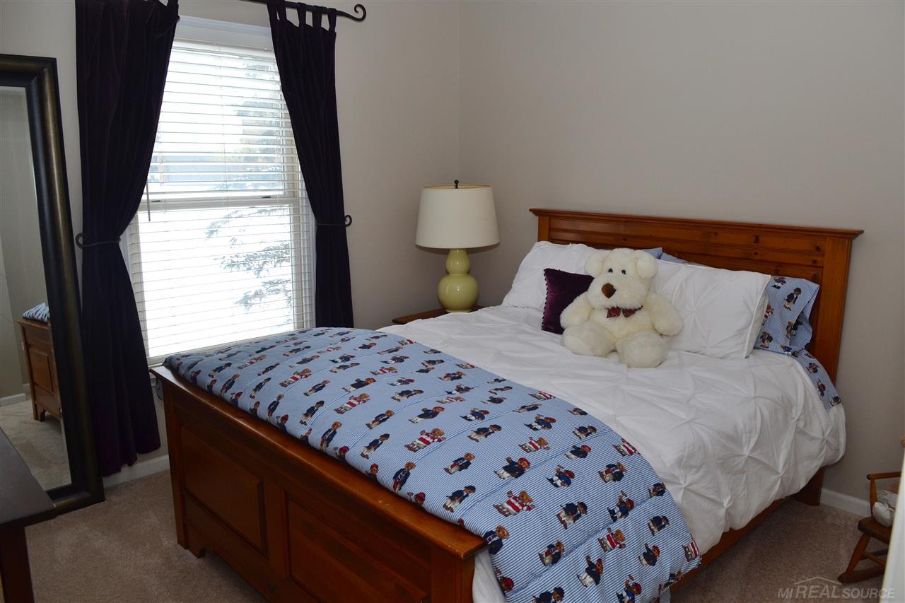 4091 Bold Meadows Rochester, MI 48306 - Photo 21 of 40