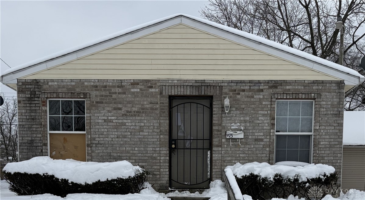 925 Maplehurst Avenue Dayton, OH 45402 - Photo 1 of 6 Front