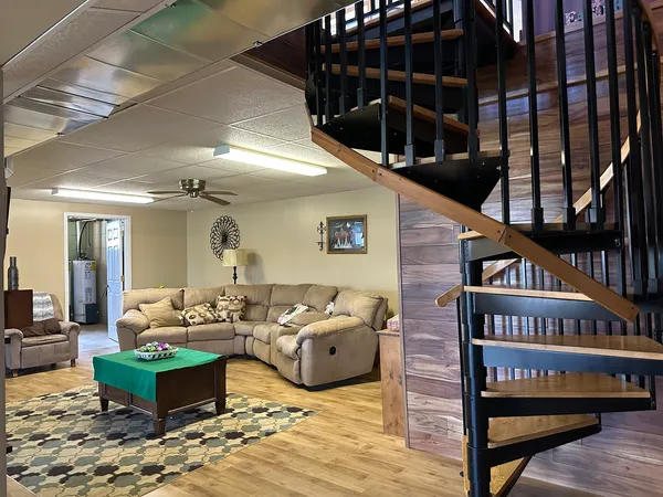 $390,000 | 18760 Hillside Road, Morrison, IL 61270