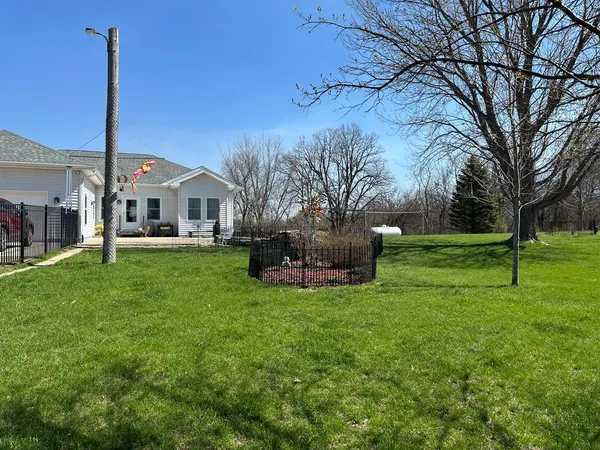 $390,000 | 18760 Hillside Road, Morrison, IL 61270
