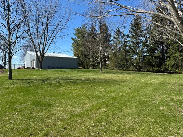 $390,000 | 18760 Hillside Road, Morrison, IL 61270