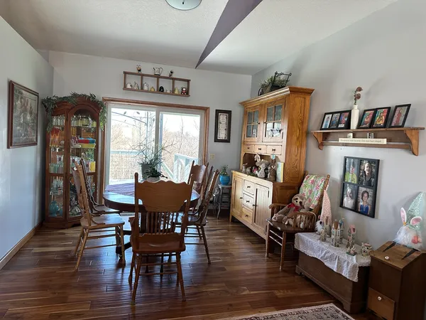$390,000 | 18760 Hillside Road, Morrison, IL 61270