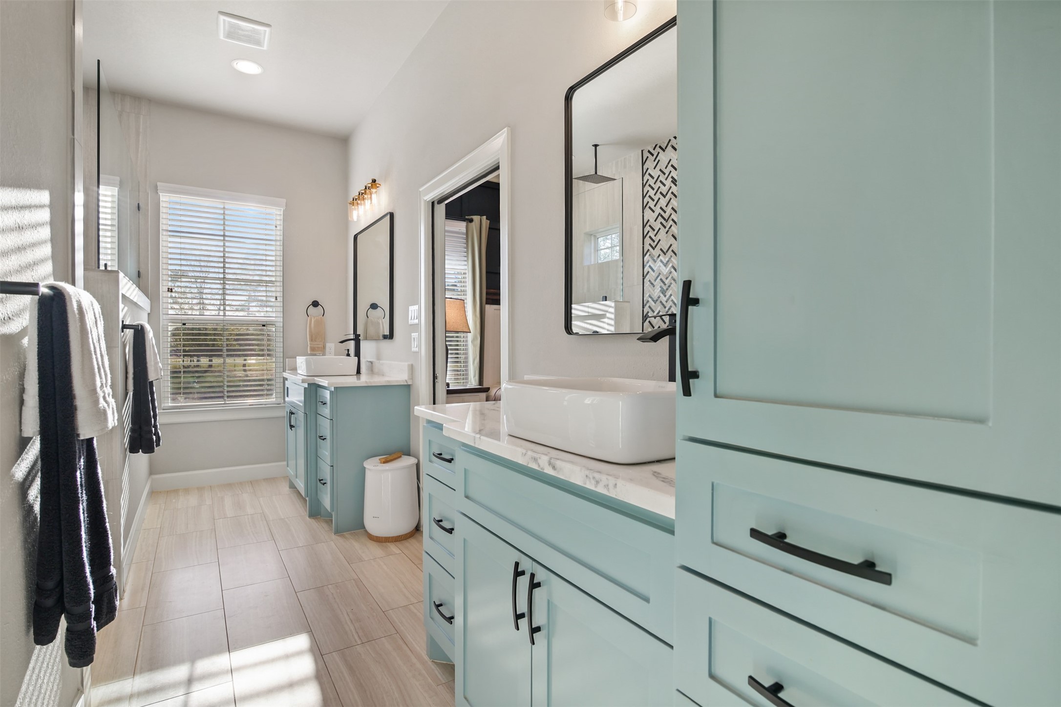 4219 Cross Cut Cleveland, TX 77328 - Photo 13 of 34 a room with a sink and wooden floor