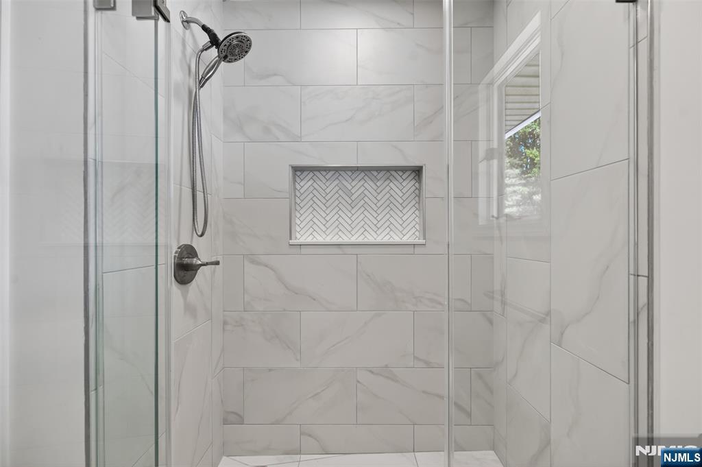 101 Sheldon Street Wyckoff, NJ 07481 - Photo 13 of 17