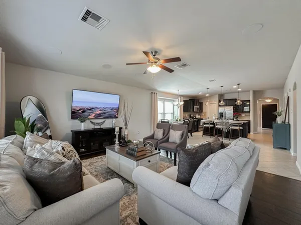 $2,050 | 5610 Casa Martin Drive, Katy, TX 77449