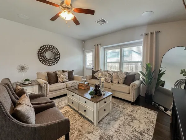$2,050 | 5610 Casa Martin Drive, Katy, TX 77449