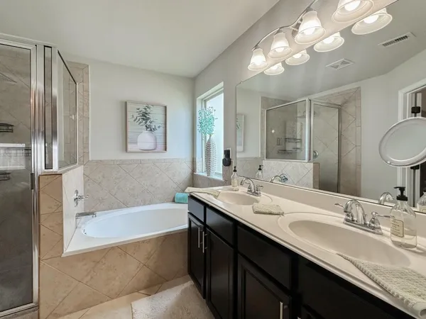 $2,050 | 5610 Casa Martin Drive, Katy, TX 77449