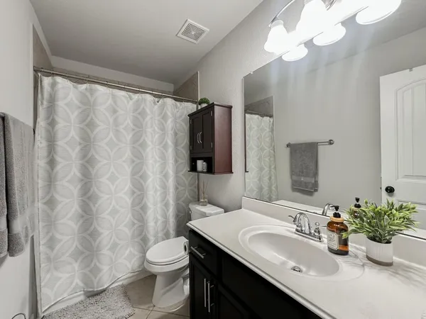 $2,050 | 5610 Casa Martin Drive, Katy, TX 77449