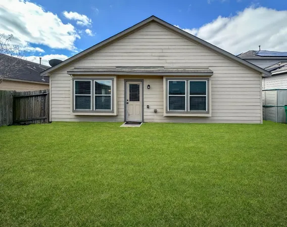 $2,050 | 5610 Casa Martin Drive, Katy, TX 77449