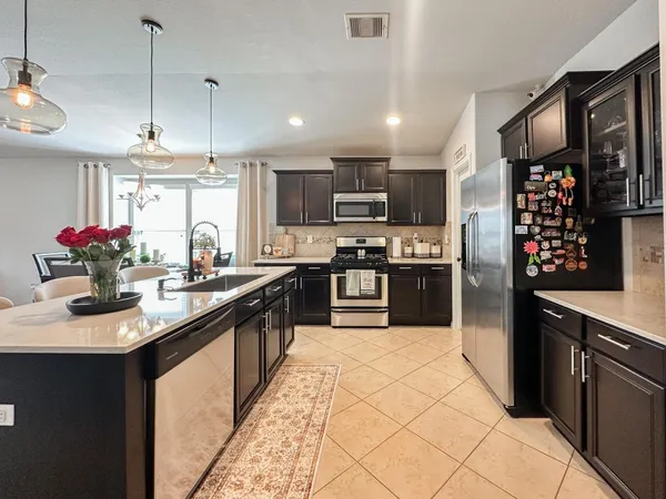 $2,050 | 5610 Casa Martin Drive, Katy, TX 77449