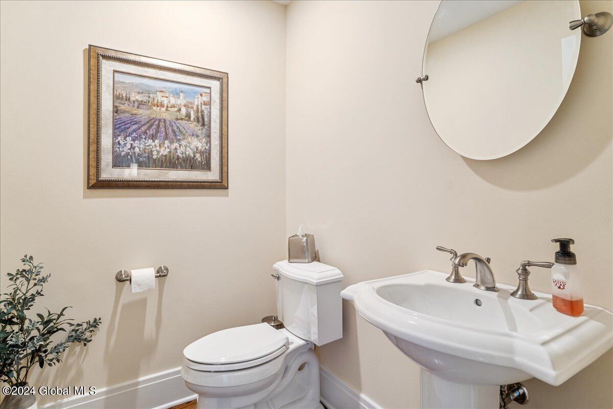 31 Abbey Road Bethlehem, NY 12054 - Photo 19 of 32 20-31 ABBEY-27