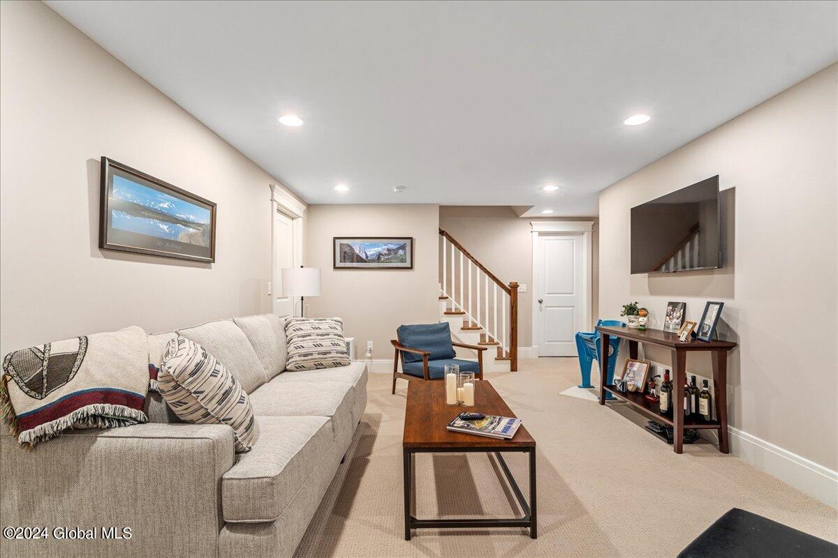 31 Abbey Road Bethlehem, NY 12054 - Photo 26 of 32 36-31 ABBEY-41