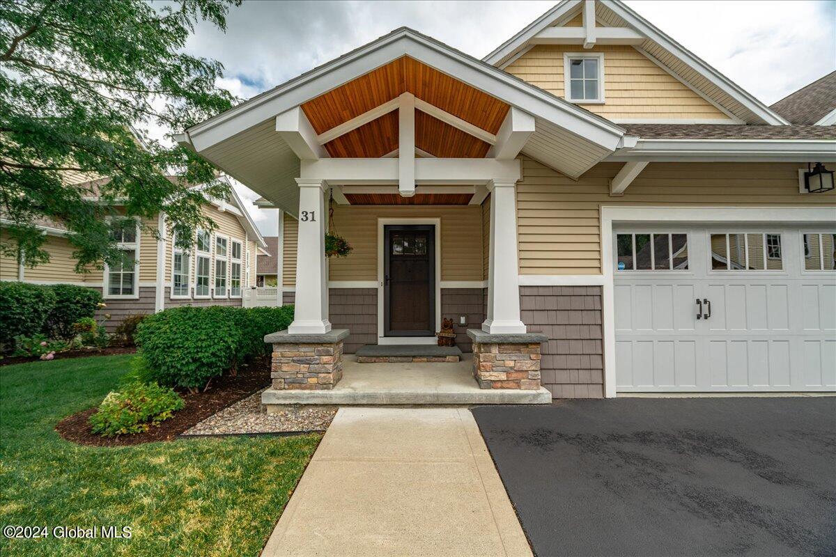 31 Abbey Road Bethlehem, NY 12054 - Photo 3 of 32 41-31 ABBEY-5