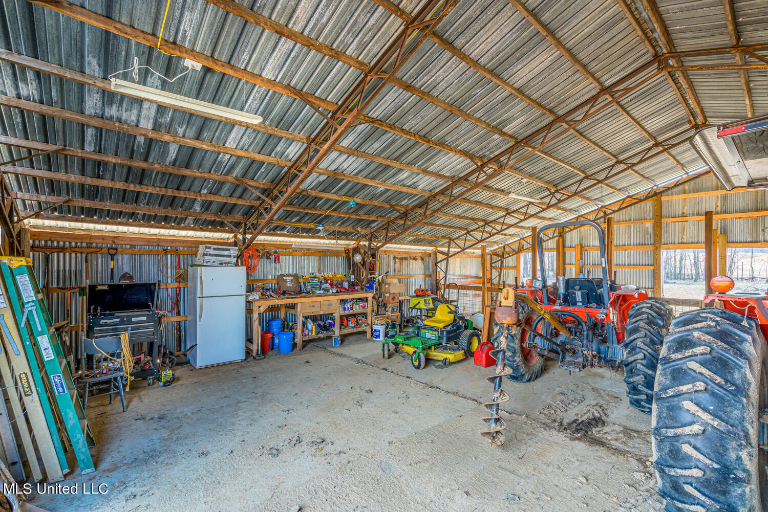 2968 Lyles Road Senatobia, MS 38668 - Photo 36 of 43 Interior Barn 2