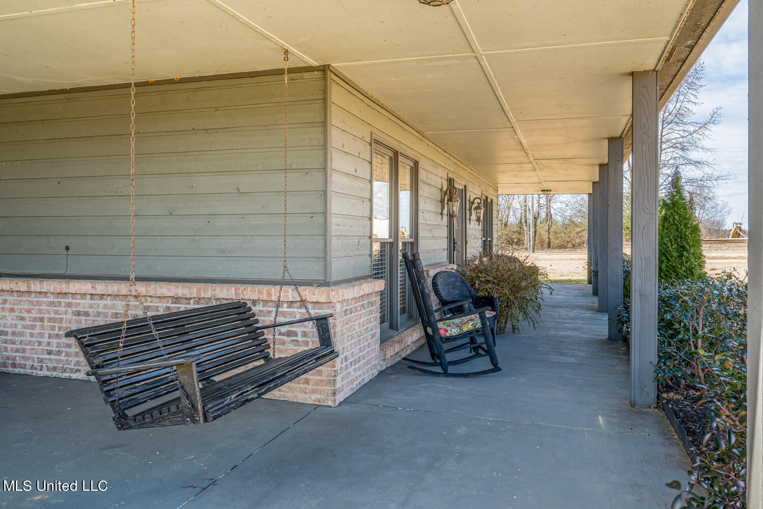2968 Lyles Road Senatobia, MS 38668 - Photo 8 of 43 Side Porch w/Swing