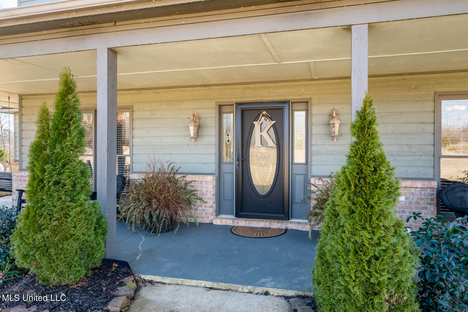 2968 Lyles Road Senatobia, MS 38668 - Photo 9 of 43 Front Porch