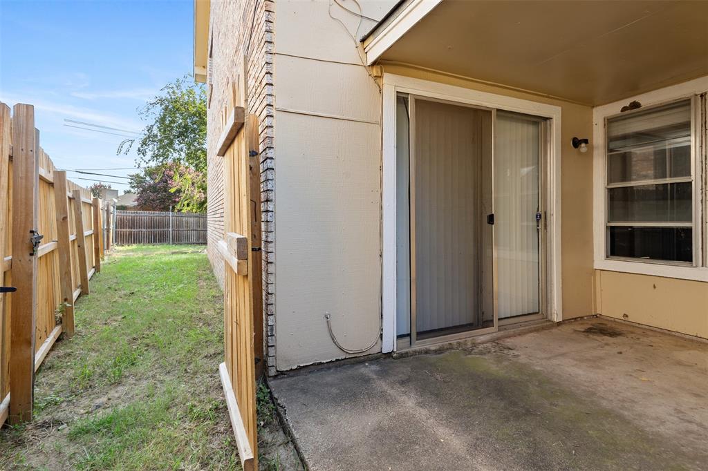 2806 Spring Valley Drive Bedford, TX 76021 - Photo 3 of 23