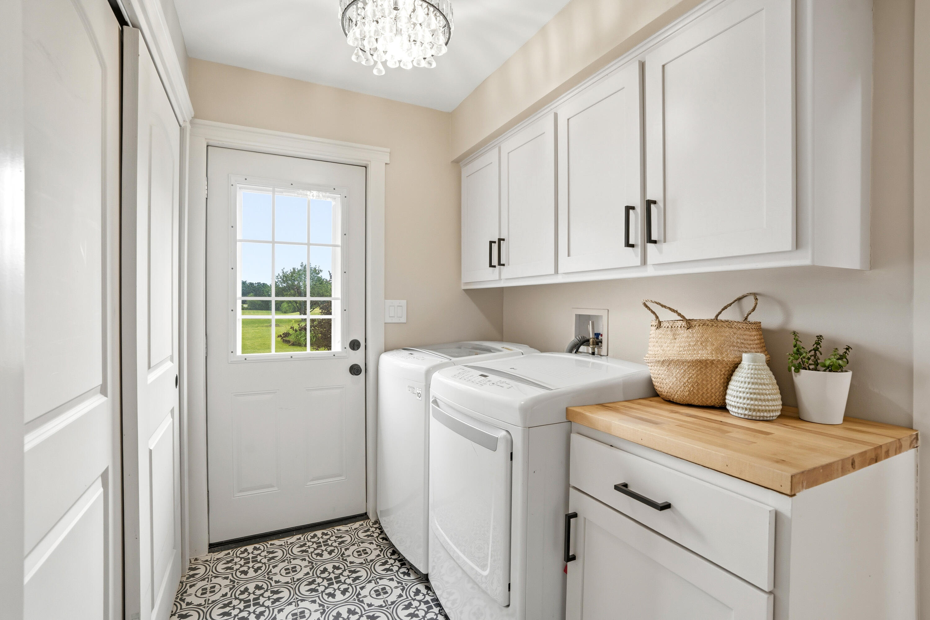 12918 Bell Road Caledonia, WI 53108 - Photo 20 of 61 Laundry Room