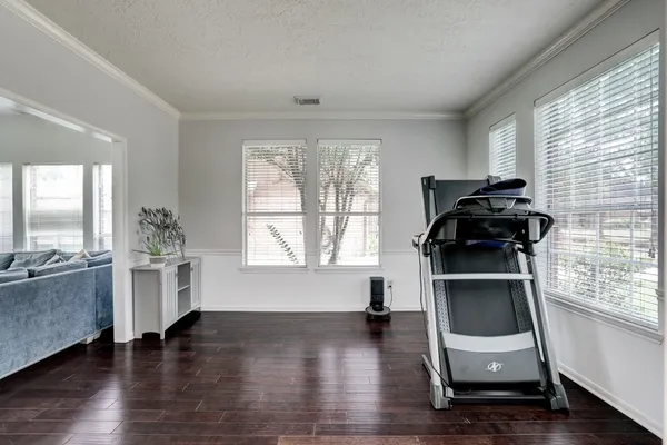 $2,950 | 1611 Falcon Ridge Boulevard, Friendswood, TX 77546