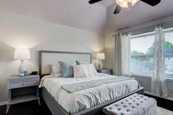 $2,950 | 1611 Falcon Ridge Boulevard, Friendswood, TX 77546