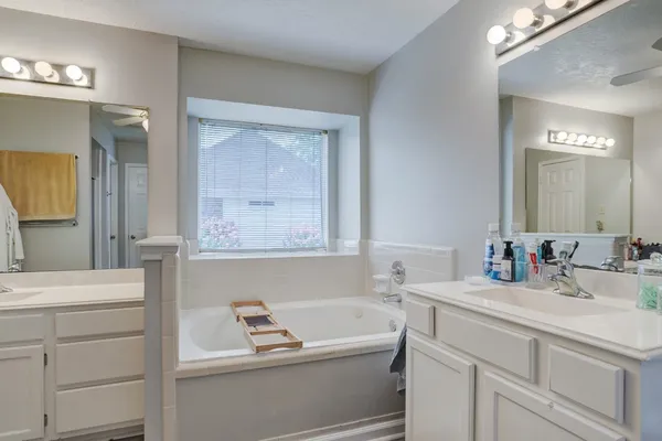 $2,950 | 1611 Falcon Ridge Boulevard, Friendswood, TX 77546