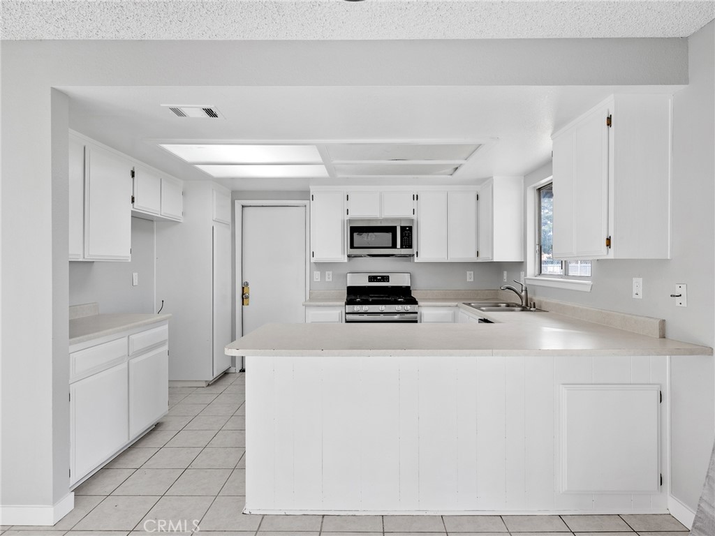 15394 Ute Road Apple Valley, CA 92307 - Photo 11 of 30