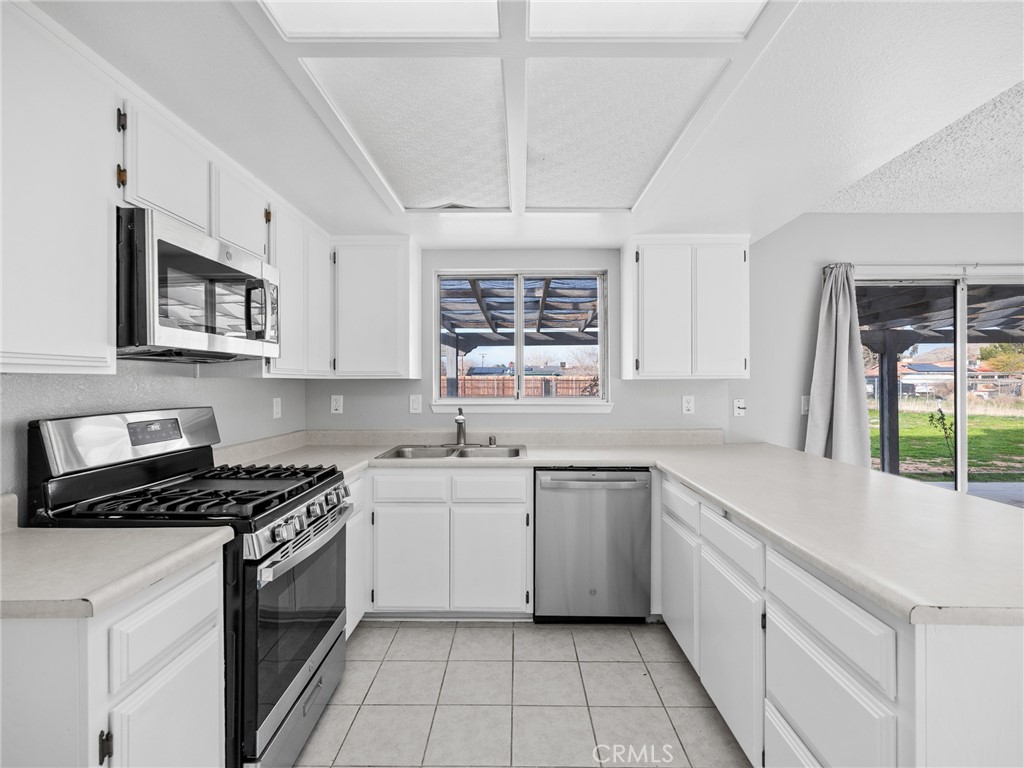 15394 Ute Road Apple Valley, CA 92307 - Photo 12 of 30