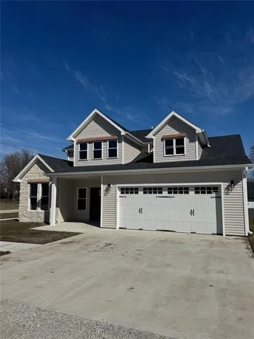 $375,000 | 305 North Prairie Street, Hamilton, MO 64644