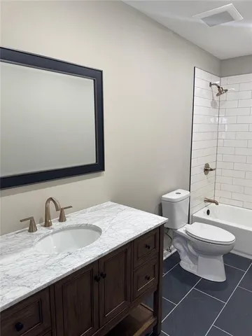 $375,000 | 305 North Prairie Street, Hamilton, MO 64644