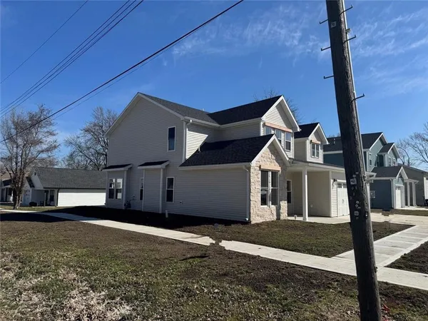 $359,000 | 305 North Prairie Street, Hamilton, MO 64644