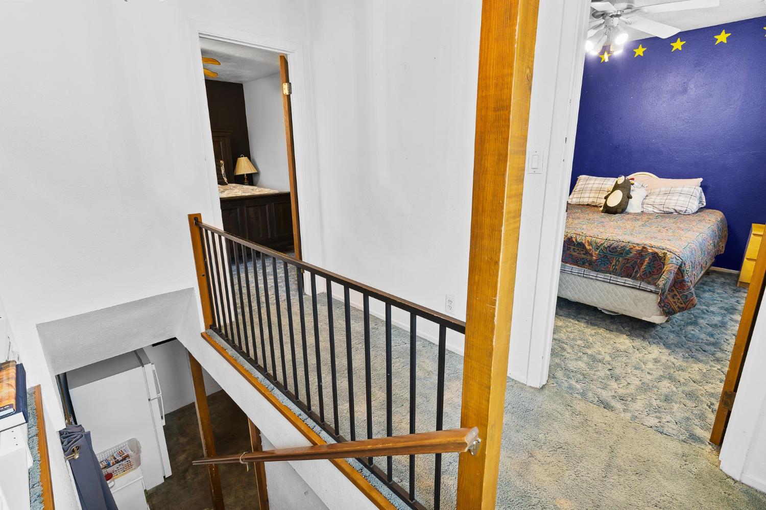 10825 Walnutwood Way Rancho Cordova, CA 95670 - Photo 25 of 34 a view of a hallway with interior of the house
