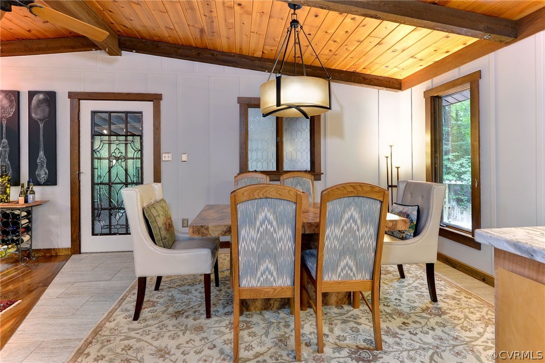 125 Rte 1601 Williamsburg, VA 23188 - Photo 17 of 46 a dining room with furniture and window