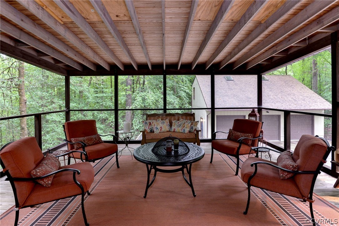 125 Rte 1601 Williamsburg, VA 23188 - Photo 22 of 46 a view of a chairs and table in patio with a small yard