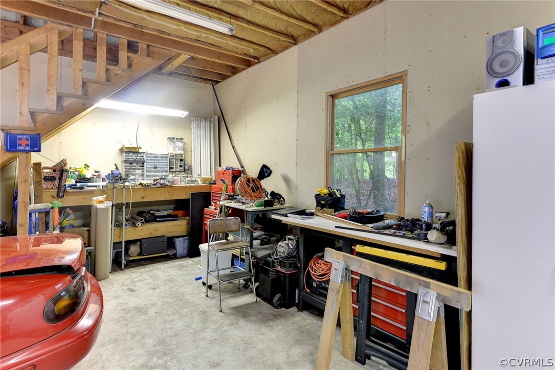 125 Rte 1601 Williamsburg, VA 23188 - Photo 45 of 46 a room with furniture a air conditioner vent and a window