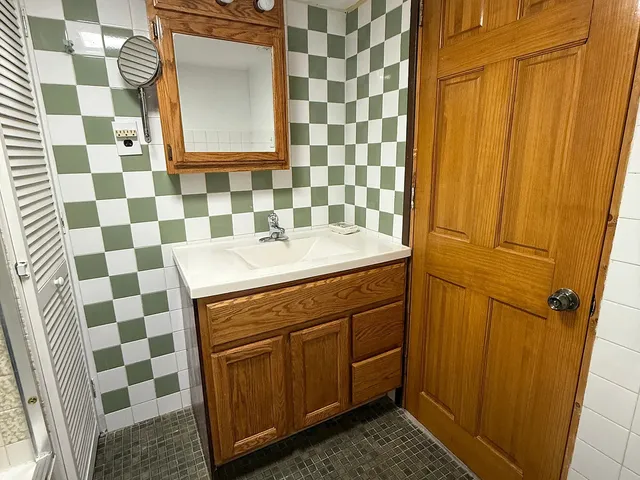 $1,400 | 3318 West Pierce Avenue, Unit G, Chicago, IL 60651