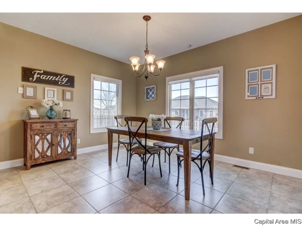 2805 Covered Wagon Trail Springfield, IL 62711 - Photo 12 of 36 Gallery Image 12