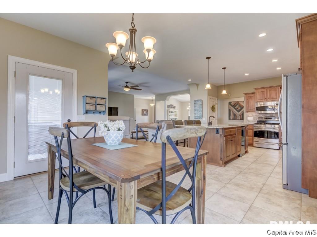 2805 Covered Wagon Trail Springfield, IL 62711 - Photo 13 of 36 Gallery Image 13